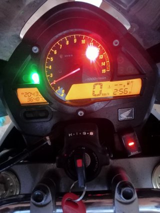 Honda CB 600 F ABS Naked Blanca y Dorada