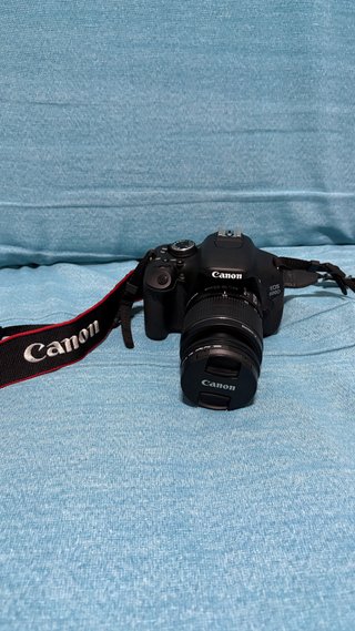 Cámara Canon EOS 600D + Objetivo 18-55mm