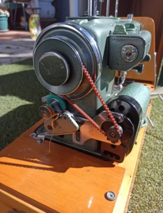 Máquina de coser REFREY Transforma