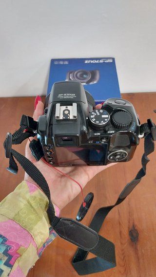 Cámara Olympus SP-570UZ