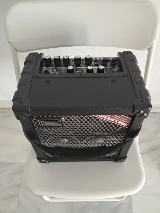 Roland Micro Cube RX Amplificador Guitarra