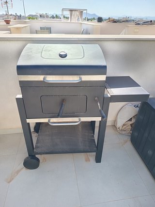 Barbacoa de carbón Naterial