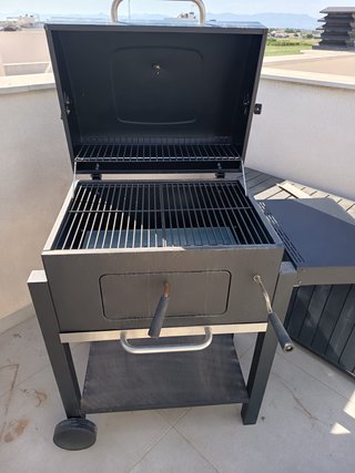 Barbacoa de carbón Naterial