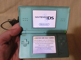 Nintendo Ds con cargador. Leer descripcion
