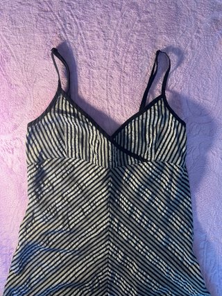 Vestido de rayas lino, gris y negro.