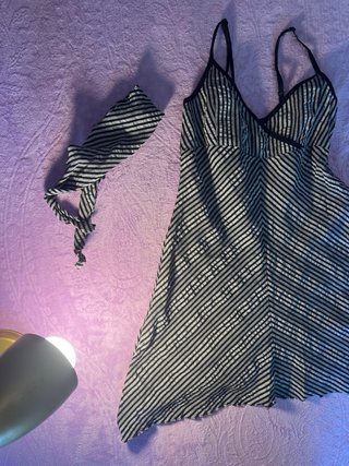Vestido de rayas lino, gris y negro.