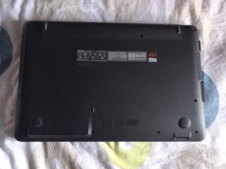 Ordenador portátil ASUS negro