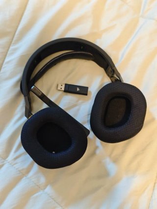 Corsair HS80 RGB Wireless Auriculares