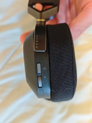 Corsair HS80 RGB Wireless Auriculares