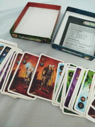 Juego de cartas Claim 2