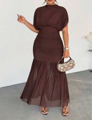Vestido marrón elegante