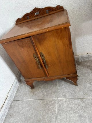 Dormitorio antiguo madera.