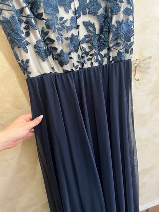 Vestido de fiesta azul y plateado