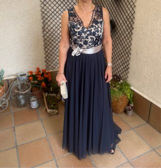Vestido de fiesta azul y plateado