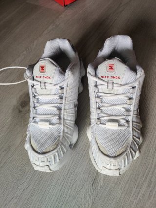 Nike Shox TL blancas y plateadas talla 40 nuevas