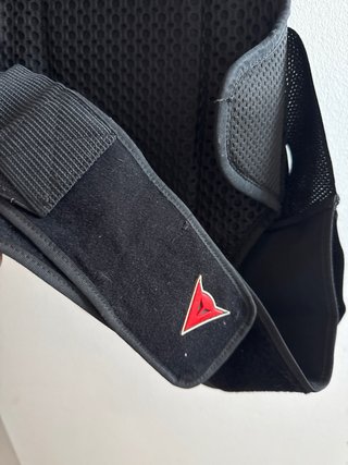 Espaldera Dainese