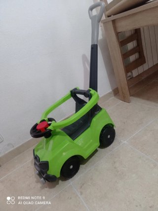 Tractor de juguete para niños