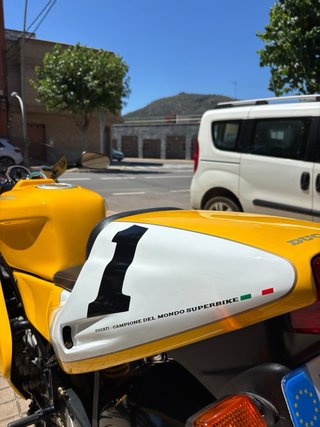 Ducati 888 Superbike Réplica Amarilla