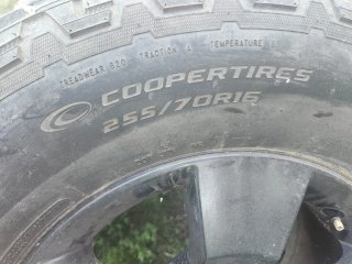 Llantas Cooper Discoverer 255/70R15