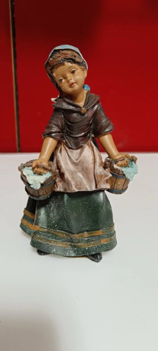 Muñeca de cerámica antigua