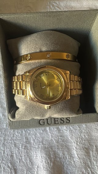 Reloj Guess Dorado Acero Inoxidable