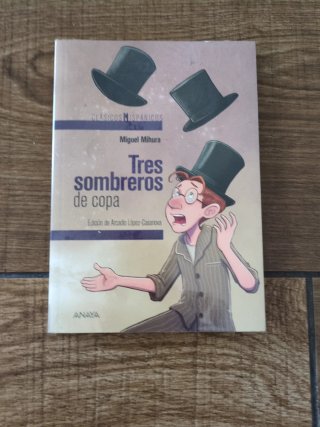 Tres sombreros de copa