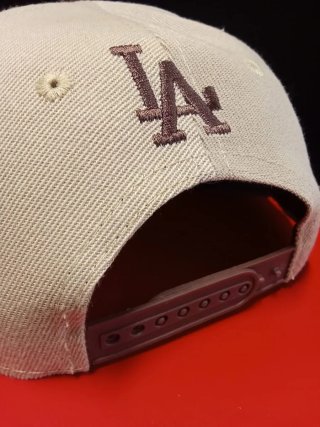 Gorra New Era 9Forty Beige y Marrón