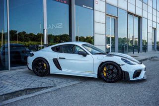 Porsche 718 Cayman 2025