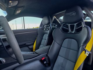 Porsche 718 Cayman 2025