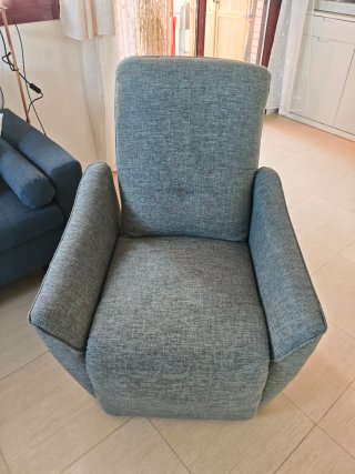 Sillón eléctrico gris tela