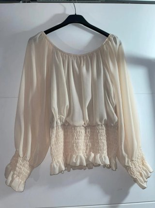 Vestidos y blusas