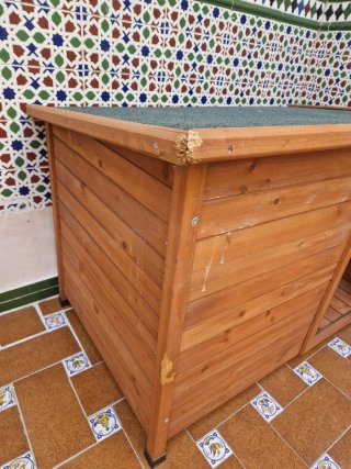 Caseta para perro de madera