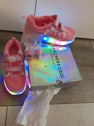 Zapatillas Skechers Rosa con Luces LED y con rueda