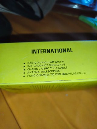 Radio Portátil Retro AM/FM