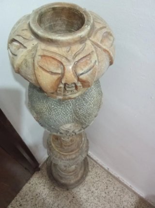 Fuente de mármol tallada medidas 1'10 alto