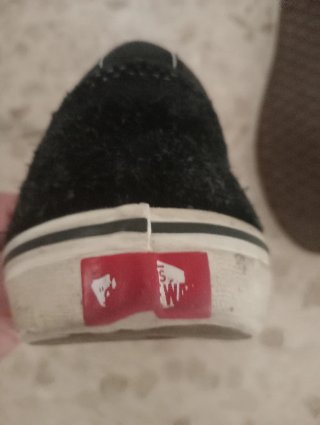 Zapatillas Vans Negras y Blancas