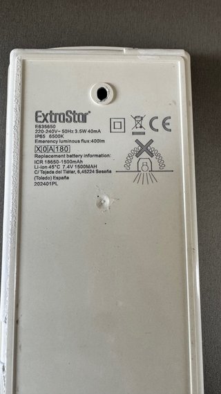 Luz de emergencia LED IP44