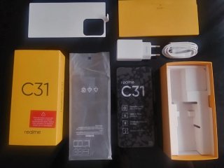 realme C31