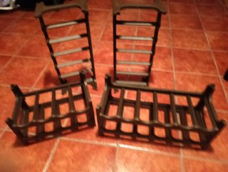 Botelleros de plástico. 4 grandes y 2 pequeños