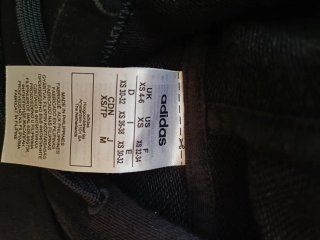 Vestido Adidas Negro con Capucha