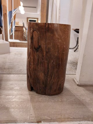Taburete de madera rústico