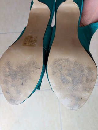 Zapatos de tacón verde azulado con lazo