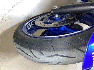 Yamaha XJ6 Naked Azul y Blanca
