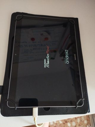 Tablet Negra con Funda