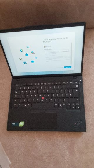 Portátil Lenovo ThinkPad 2026