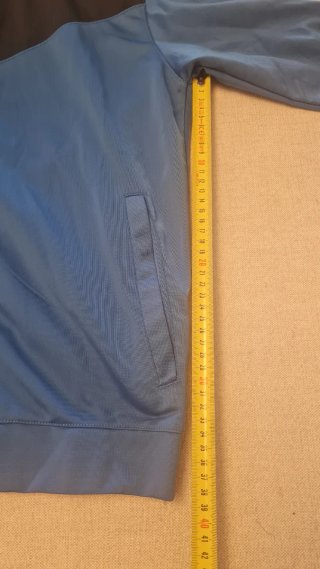 Abito sportivo bambino blu e nero di Boomerang