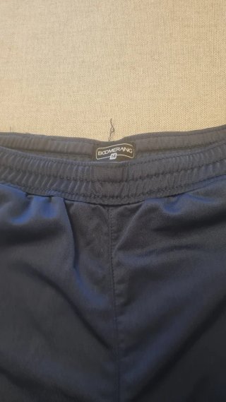 Abito sportivo bambino blu e nero di Boomerang