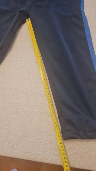 Abito sportivo bambino blu e nero di Boomerang