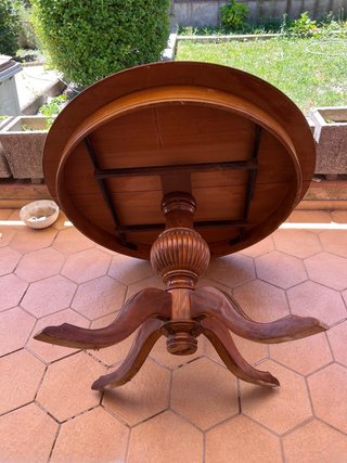 Mesa extensible de madera redonda
