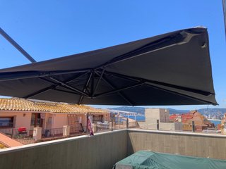 Parasol 3x3m Gris Antracita. Marca Belveo.